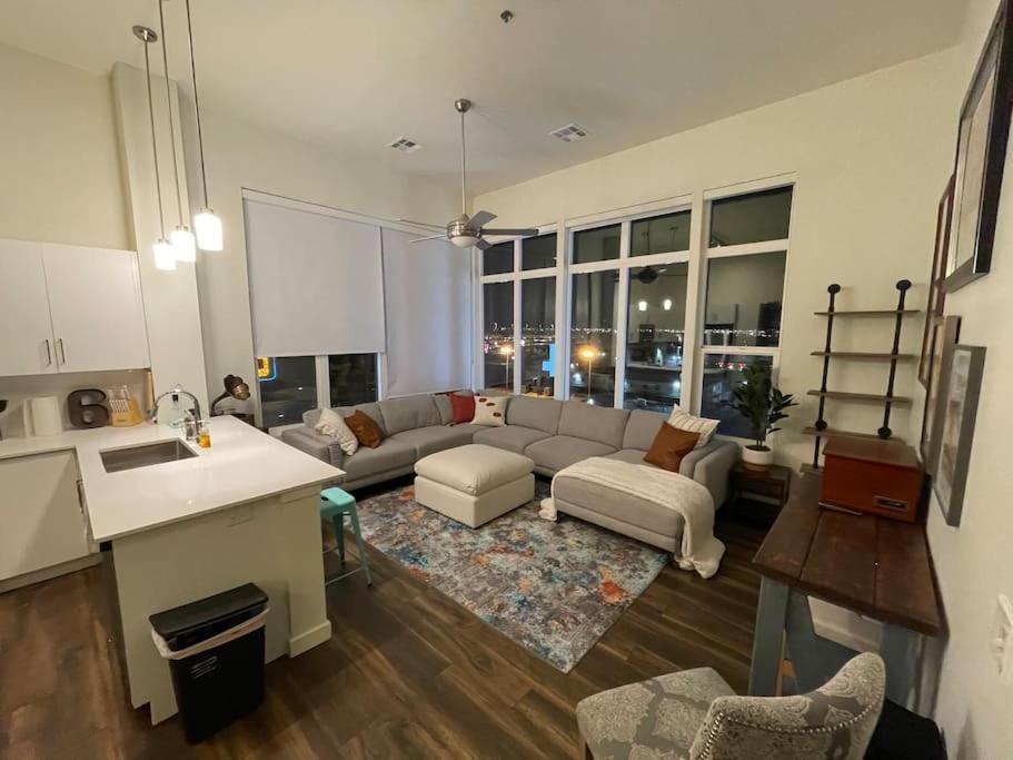 Appartamento A Perfect Getaway In The Heart Of The Action Las Vegas Esterno foto