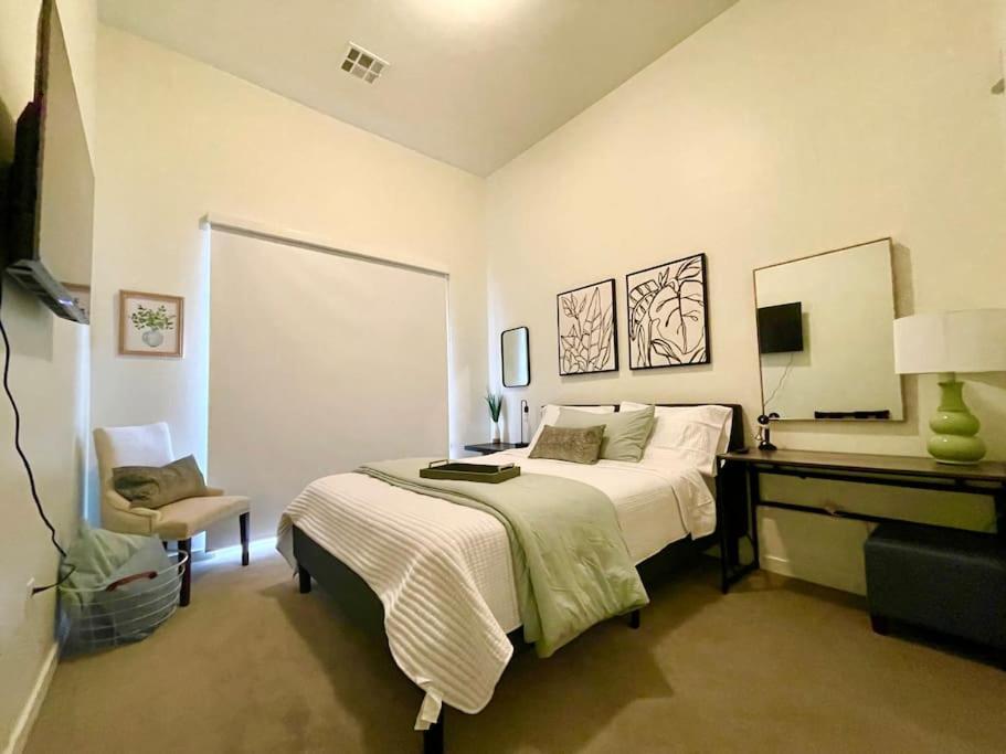 Appartamento A Perfect Getaway In The Heart Of The Action Las Vegas Esterno foto
