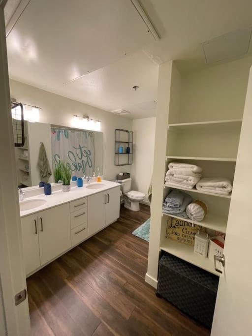 Appartamento A Perfect Getaway In The Heart Of The Action Las Vegas Esterno foto